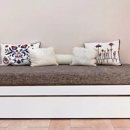 Apartment Raisakis *