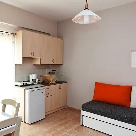 Apartment Raisakis Agia Marina (Crete)
