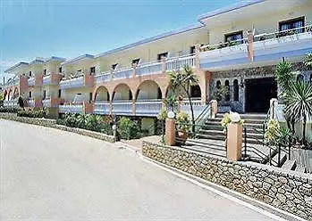 Raisakis Apartment Agia Marina (Crete)