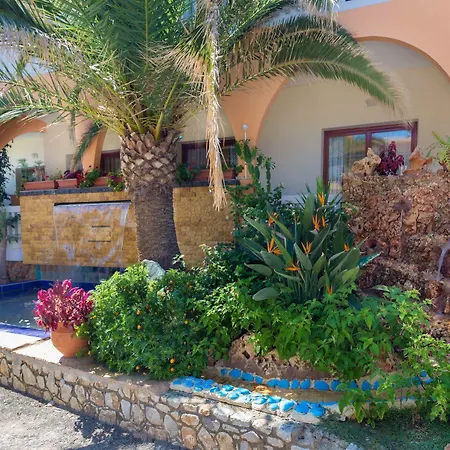 Apartment Raisakis Agia Marina (Crete)