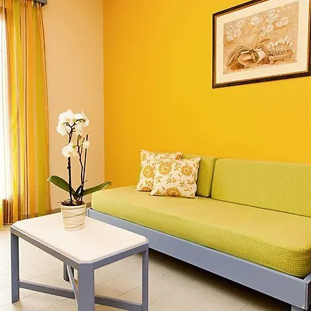 Apartment Raisakis Agia Marina (Crete)
